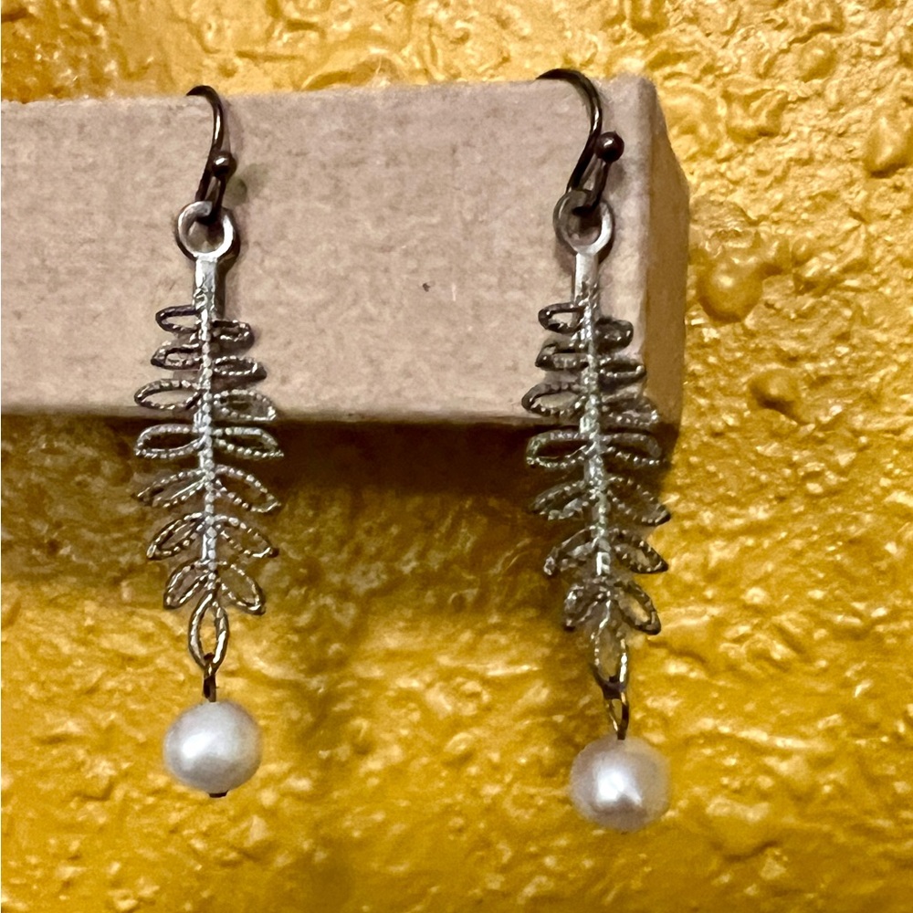 Cute Silver Fern Earrings with Pearl Drop